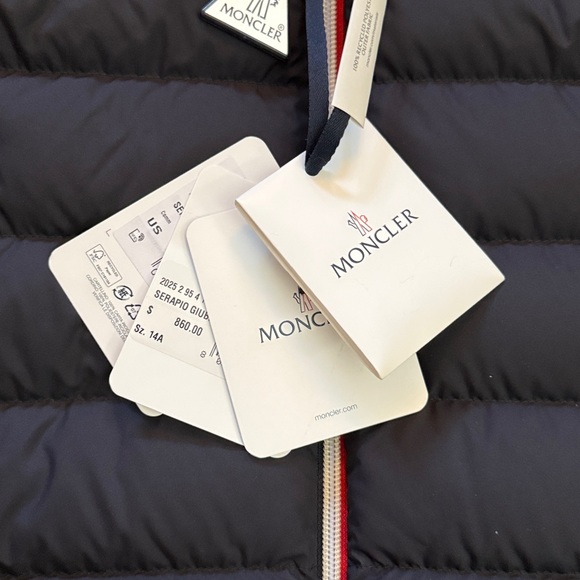 NWT 💯% authentic Moncler Kids Serapio Navy Puffer Jacket. With hanger&bag&tags - Picture 11 of 16